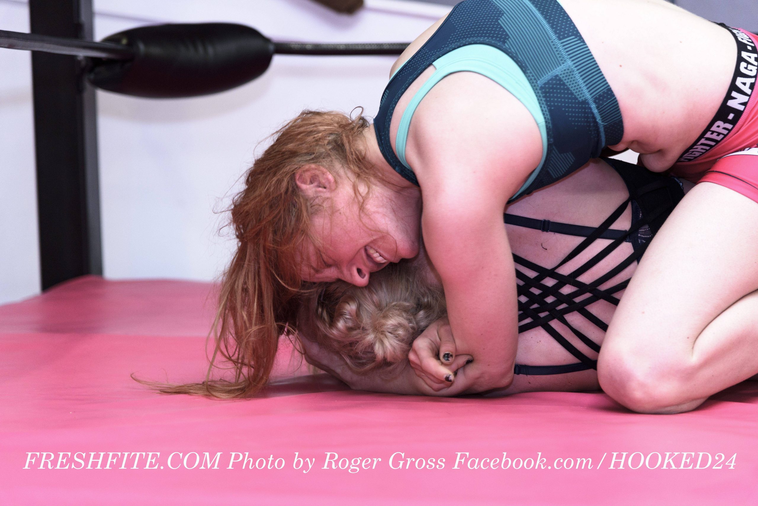 FFV305 Ashe vs Sammie Extreme Fight Photo Set - Image 4