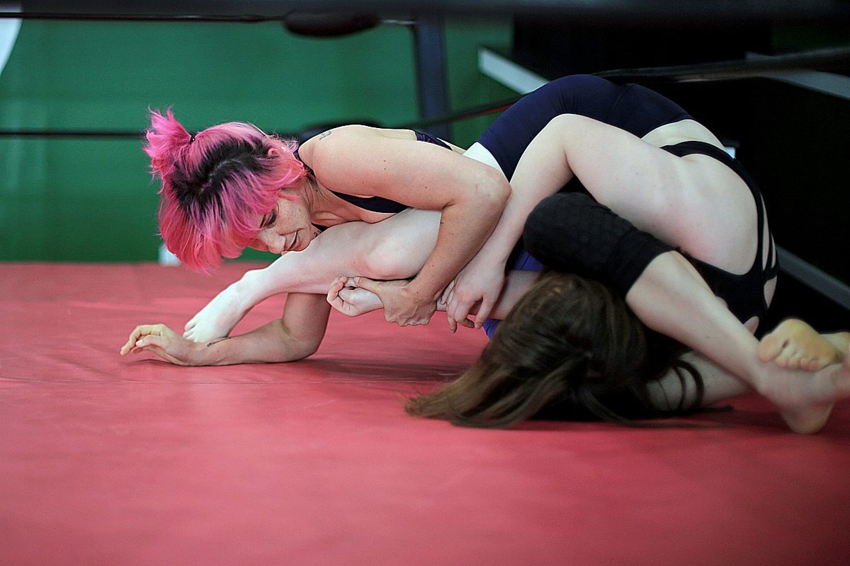 FFV465 Indy Pro Wrestler Leela Feist vs Kara Viper Extreme Fight - Image 2