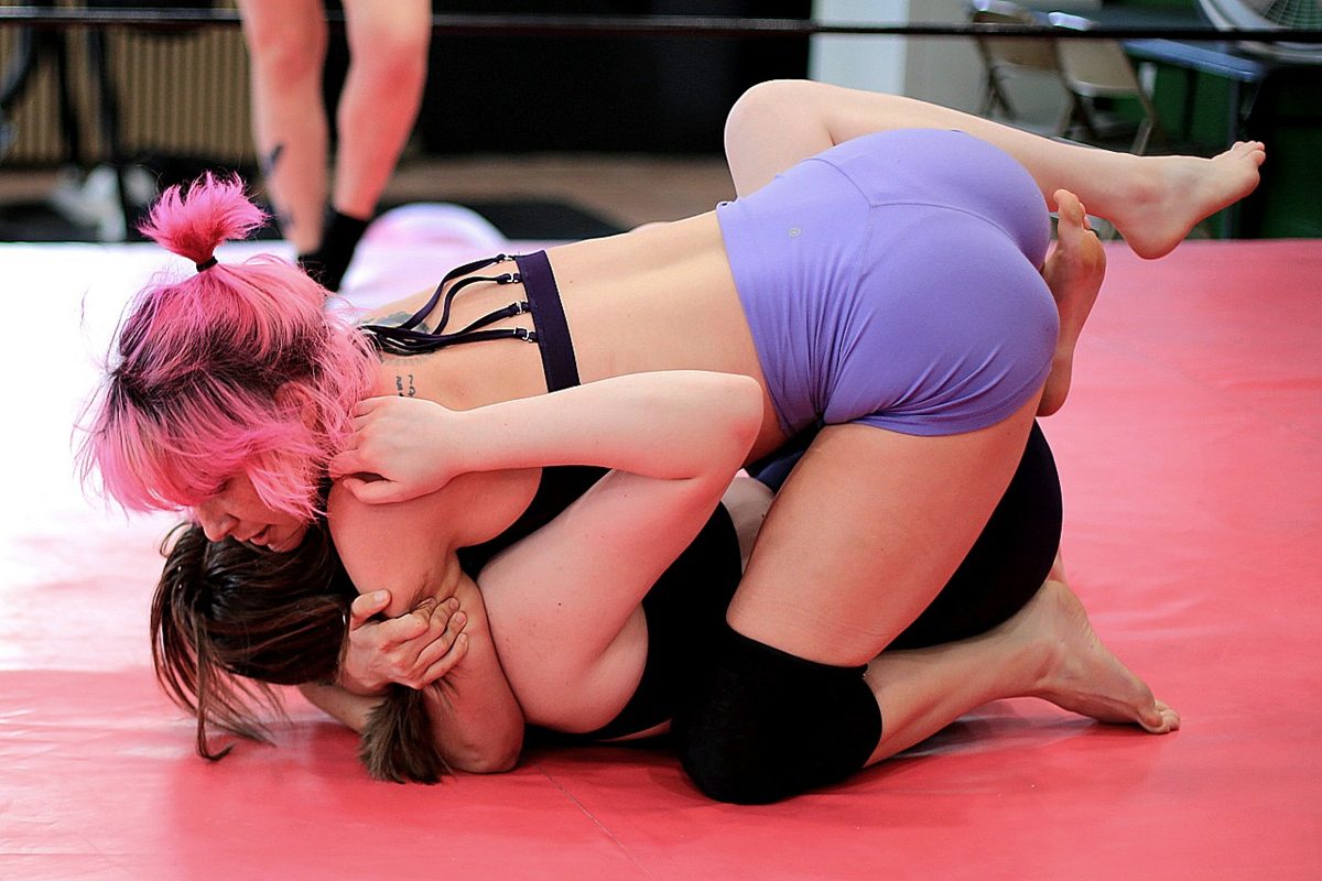 FFV465 Indy Pro Wrestler Leela Feist vs Kara Viper Extreme Fight - Image 4